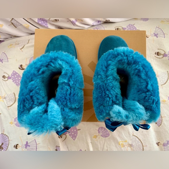 UGG Big Kids Bailey Bow Boots Blue Size 3 (approximately Women Size 5) - Picture 7 of 7